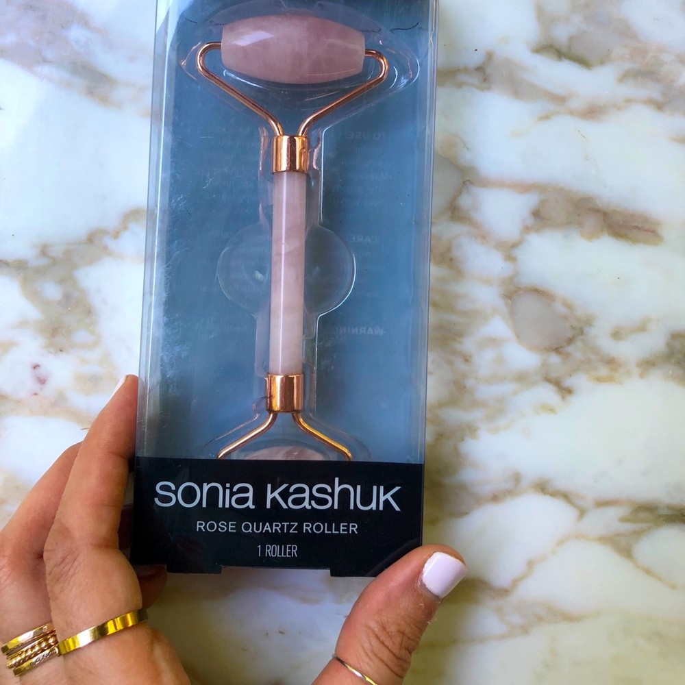 Rose Quartz Roller- sonia kashuk